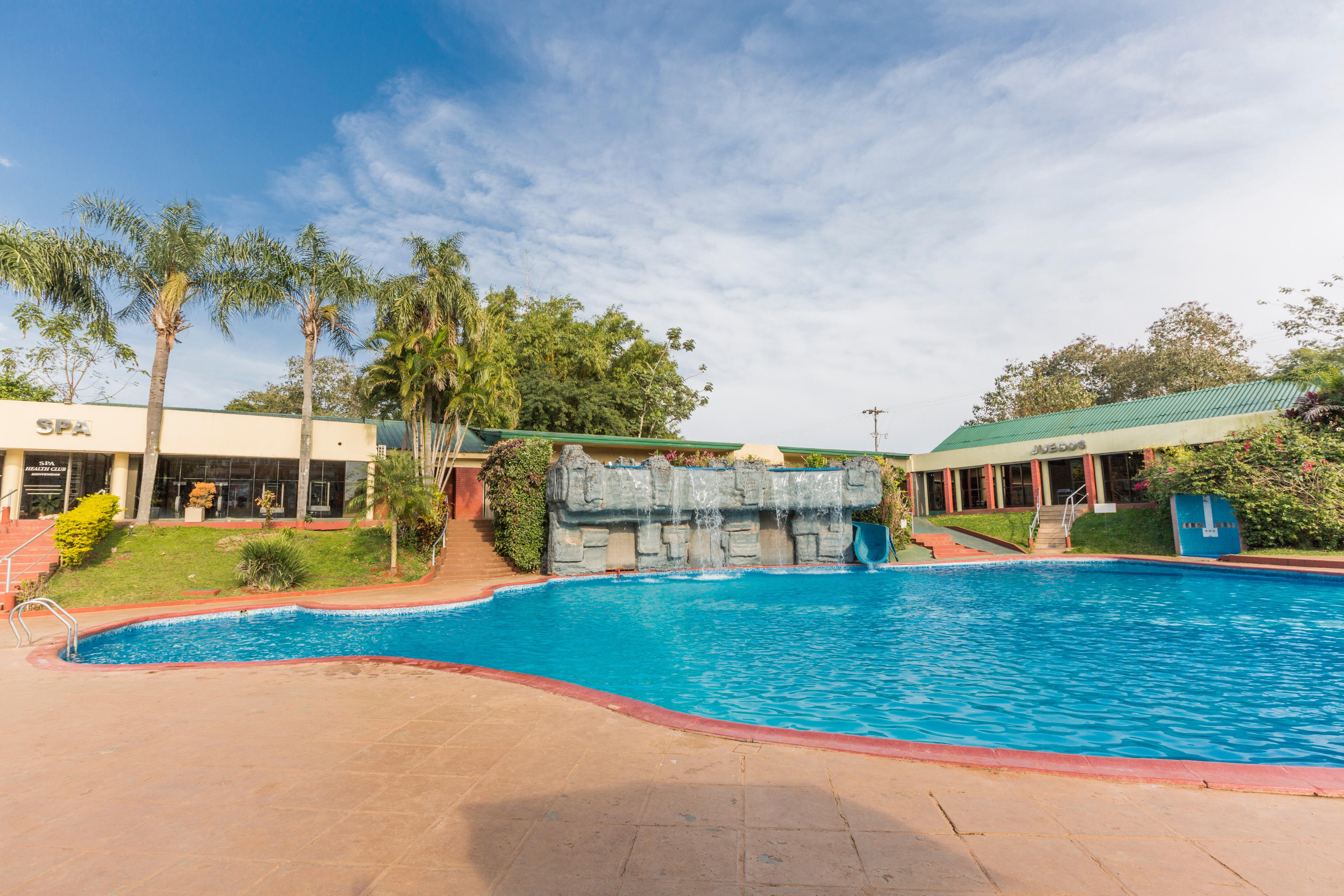 Exe Hotel Cataratas Puerto Iguazu Exterior photo The swimming pool at the hotel