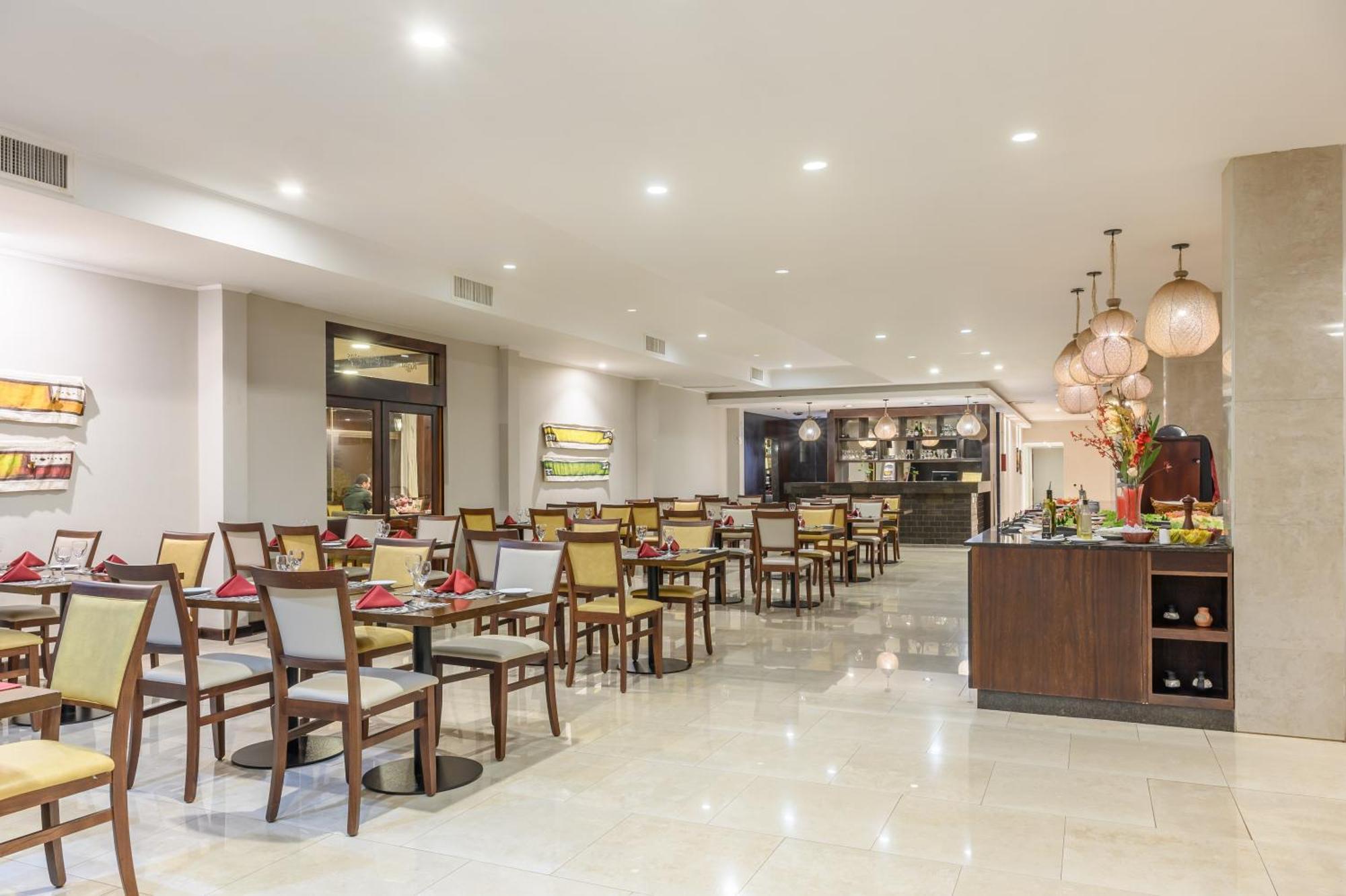 Exe Hotel Cataratas Puerto Iguazu Exterior photo The restaurant